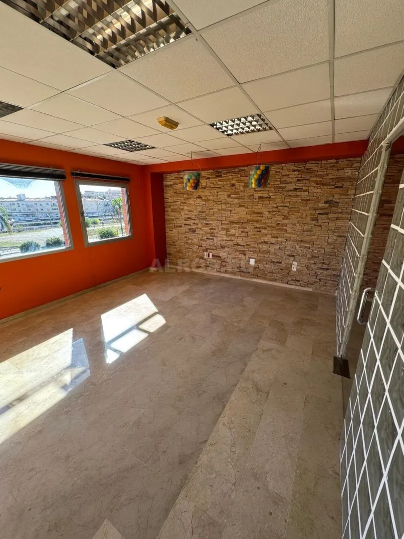 Interior 4